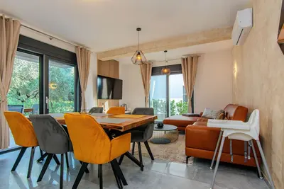 Image de Appartement de deux chambres avec la terrasse Vir (A-23627-a)