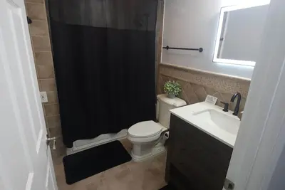 Image de Contemporary Comfort 2-bedroom apartment in Perth Amboy