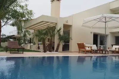 Image de 5 min walking distance from Cesme \"Ilica Beach\" Cozy vila with pool.