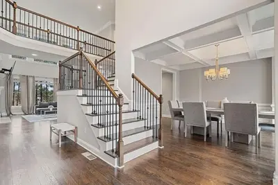 Image de Brand new Spacious 5-bedroom house in quiet neighborhood.