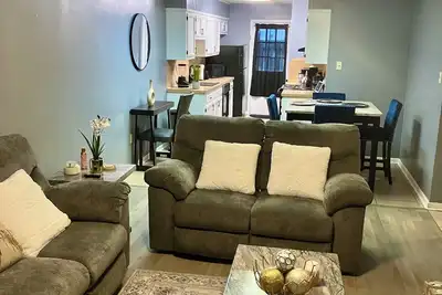 Image de Charming 2-bedroom apartment in Baker with Ac, WiFi