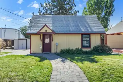 Image de Bluebird Day - Huckleberry Cottage