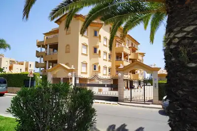 Image de Oliva Nova : Charmant appartement, plage, terrain de golf, padel à la porte!