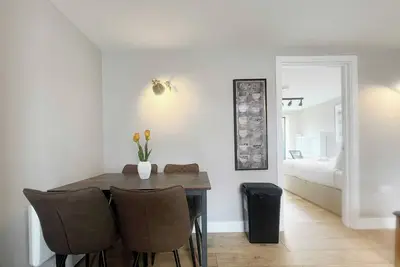 Image de Three bedroom apartment in Gloucester road north