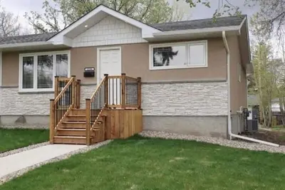 Image de 5 bedroom, 3 bathroom bungalow in great area