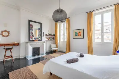 Image de Spacieux appartement avec 3 chambres, en centre ville