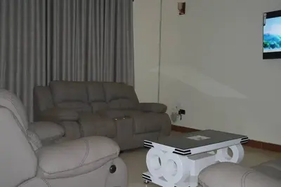 Image de Peaceful 3-bedroom apartment with WiFi in Kitende