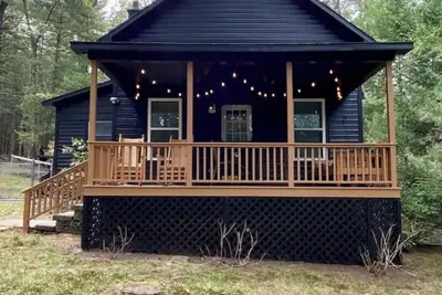 Image de Cozy all season cabin w/ private boathouse & dock!