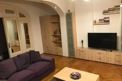 Image de Cozy First-Floor Apartment in an Old Building with Private Courtyard