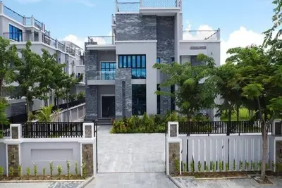 Image de Spacious villa with 6 bedrooms and WiFi, Ac in cool Krong Battambang