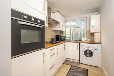 Image de Modern two bedroom Deluxe | Free Parking | near Train station and Beach |