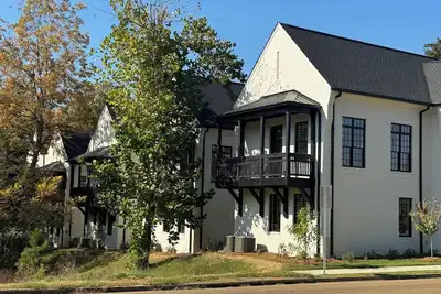 Image de Modern, New Construction home in Oxford - 0. 3 miles from campus! ! !