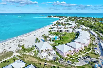 Image de Welcome to \"Treasure Pleasure\" Bahama Beach Club 4 bedroom, Beachfront Condo