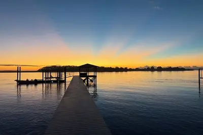 Image de Charming 3-bedroom house with Ac and WiFi in Wilmington Sleeps 8