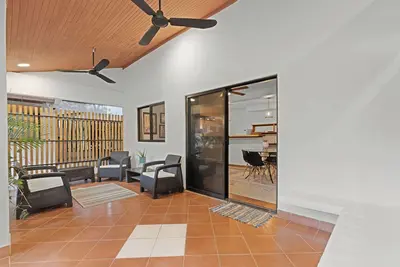 Image de Spacious Two-Story Family Villa with Full Kitchen, Perfect for families