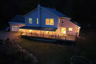 Image de Quiet Large Country Home in The Woods Near Ski Areas With Pond, Stream, Hiking