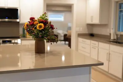 Image de Spacious Lake House with direct access to private beach and marina on Big Sebago