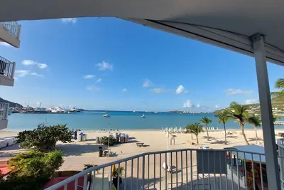 Image de Beachfront 2br/2ba Condo on Boardwalk with Stunning Beach & Harbor Views