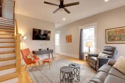 Image de Walkable Area: Spacious Apt in Dtwn St Louis
