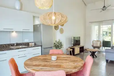 Image de Stay in the beautiful Boho Bunita apartment under the Caribbean sun!