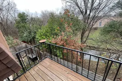 Image de 2-bedroom condo in very walkable Austin with Ac, WiFi. pool, and creekside.