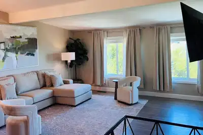 Image de Belmont 4bedroom Gem + additional apartment availble