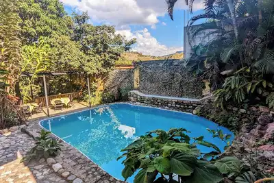 Image de 4br House w/ Pool, Bbq area & Terrace - Near Central Park & Macaw Mountain!