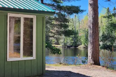 Image de Freshly Remodeled Cabin on The Tahquamenon River