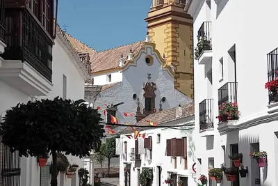 Image de Charmant appartement à Estepona, parfait pour des vacances ensoleillées