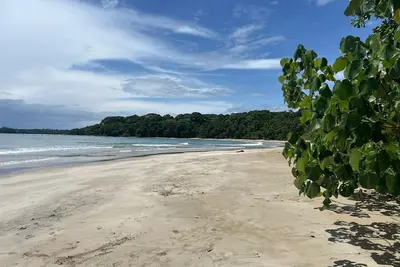 Image de Spacious and family-friendly house near the tropical paradise beach.