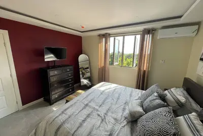 Modern Chic Apartment Suite With Pool & Ocean View with Ac, WiFi in Kingston