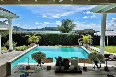 Image de The Beach House a Luxury Beachfront 3-bedroom villa in lovely Falmouth Harbour