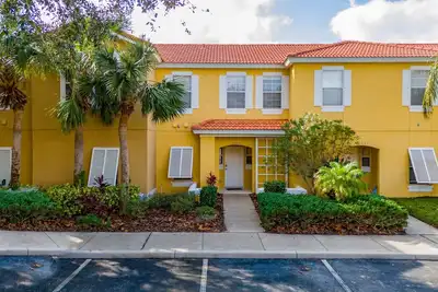 Image de Stay Close to Magic 3bd No Carpet Home w/ Pool