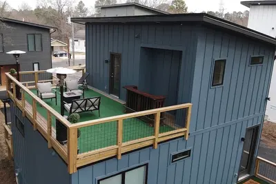 Image de New Turf:Rooftop& Patio min's from Downtown, Duke, Nccu, Hospital, Durham Bulls