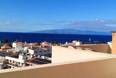 Image de Studio with a very large terrace. Beautiful view of the ocean and Gomera isle.