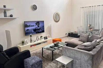 Image de Oasis sereine à East Legon Hills - Retraite chic de 2 chambres