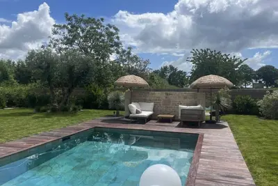 Image de Maison d’exception avec piscine chauffée, à La Rochelle.