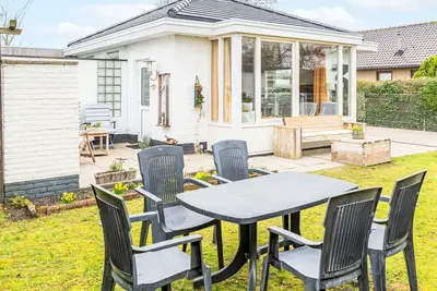 Image de Belle maison de vacances privée pour 6 personnes avec Wifi, Tv, patio et parking