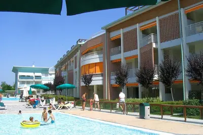 Image de Charmante maison de vacances sur deux niveaux avec solarium