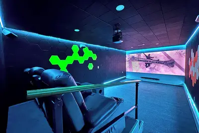 Image de Luxe Party Retreat: Theater/Karaoke/Games/Hot tub/swimming pool