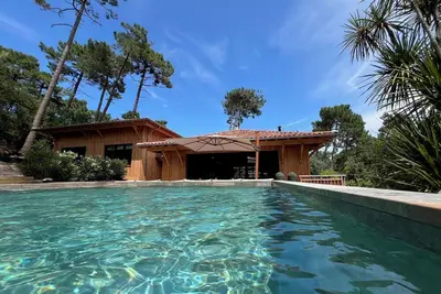 Image de Les Vallons du Ferret, dans une impasse, piscine chauffée, village du Canon