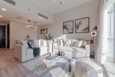 Image de Contemporary 2br w/ Own Outdoor Jacuzzi in The Point, Dubai Marina by Deluxe Holiday Homes