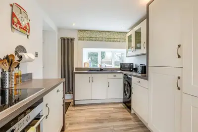 Image de Somerset, detached cottage, large enclosed garden, hot tub, pet friendly!