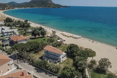 Image de Proteus Beach Front Villa, Toroni