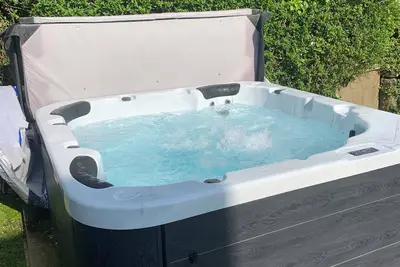 Image de Large 4-bedroom dog-friendly cottage with hot-tub and stunning views out to sea