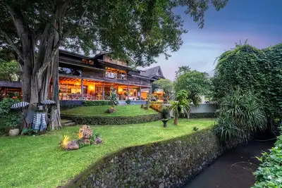 Image de Wooden 4-Bdr Villa, Canggu’s Hidden Gem