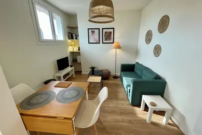 Image de Appartement charmant et au calme idéalement situé avec une vue incroyable!