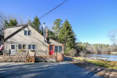 Image de New for 2025! Spacious Pet-Friendly Home on Crescent Lake with Sandy Beach