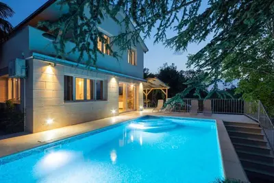Image de Charming and cozy villa with pool and fantastic outdoor area
