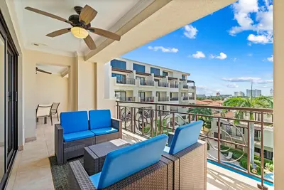 Image de Resort Pool! 2 Min To Beach! Balcony!